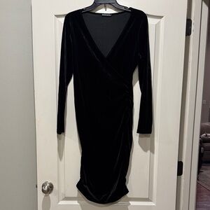 Elegant Black Velvet Long Sleeve Dress
